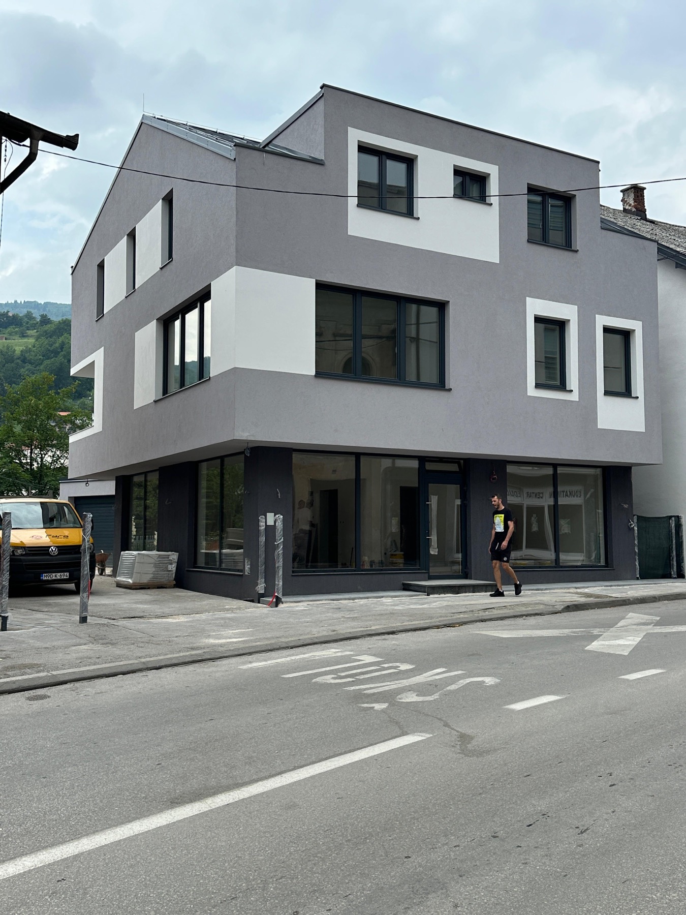 Moderna fasada poslovnog objekta